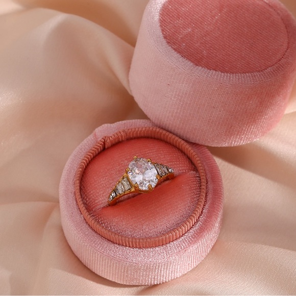 New 18K Gold Shining Luxury Adjustable Ring - Picture 6 of 7